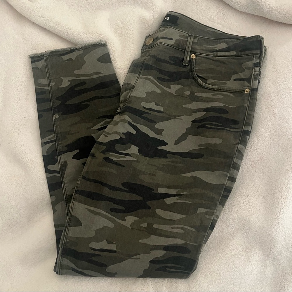 Express | camo mid-rise ankle legging jean.